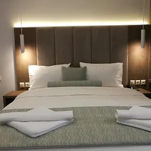 *** Aparthotel 4- Family Grecia