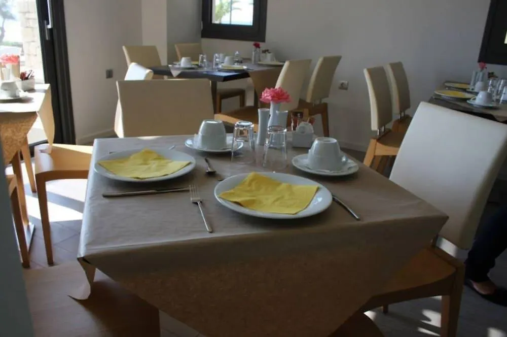 Aura Boutique Hotel Lixouri 3*,